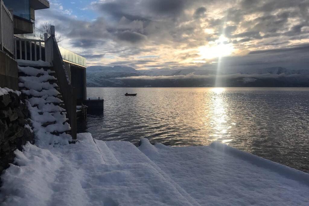 Panoramaresort In Hardangerfjorden Leilighet I Sjokanten Ved Hardangerfjorden For 7 Personer Boat , Sauna,Kajak, Sup For Rent Øystese Exterior foto